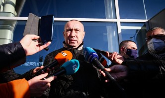 Треньорът на Левски Станимир Стоилов говори преди заминаването на Левски