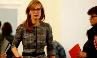 Екатерина Захариева: Президентът Стево Пендаровски обслужва политиката на Сърбия и Русия на Балканите