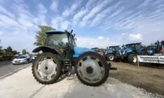 Протестиращите земеделци с тракторите им тръгват от входа на София във вторник