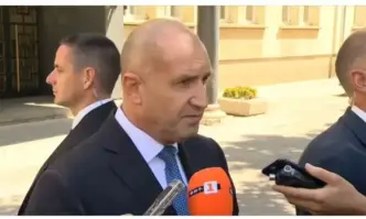 Не се меся във вътрешните работи на нито една партия