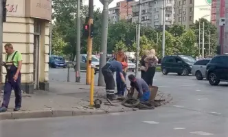 Във Фейсбук обаче той написа че вижда заговор Причина за