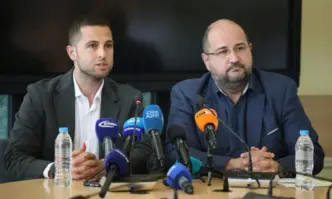 Общинските съветници на ГЕРБ искат оставката и на кмета Васил