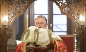 Във всички храмове в страната днес ще бъде отслужен молебен