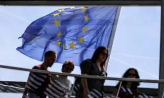 Евробарометър: Над половината българи смятат, че страната ни е спечелила от членството в ЕС