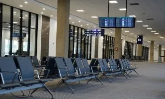 Въпреки предупреждение от МВнР: 70 българи са блокирани на летище при опит да влязат във Франция