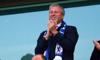 Собственикът на Челси Роман Абрамович вече обмисля първата официална оферта