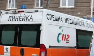 Жена и дете са блъснати след катастрофа между две коли в София