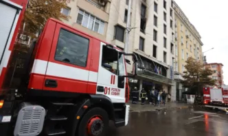 Пожарът в столичния хотел Централ е започнал от включено зарядно