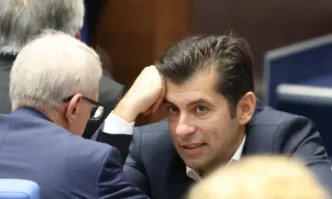 Защо ГЕРБ гласуваха за БСП вместо за ДСБ при положение