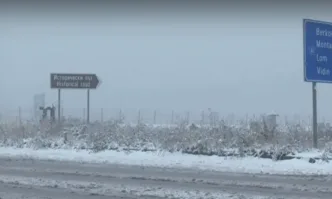 Заради силен снеговалеж затвориха прохода Петрохан