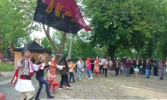 ВМРО закри кампанията си в навечерието на 24 май с инициативата Да се хванем на хорото