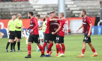 Хебър и Локомотив София откриват 13 ия кръг в Първа лига Двубоят