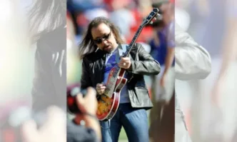 Ейс Фрейли основател и китарист на американската рок група KISS