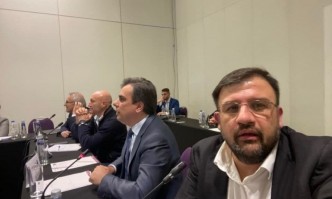 Депутатът от ИТН Любомир Каримански написа слаб 2 на колегата