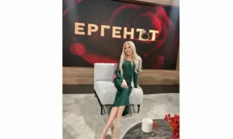 Русокосата красавица позната още като Thea De’Angelis ще представи България