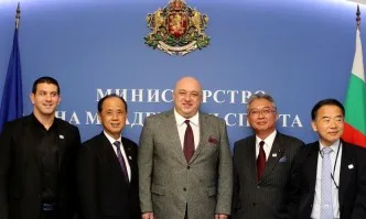 Министър Кралев се срещна с делегация от японския град Окаяма