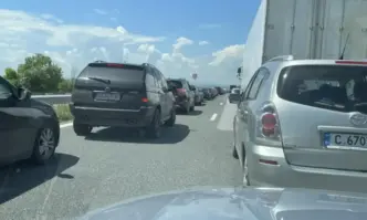 Голямото прибиране към София започна като движението по АМ Тракия