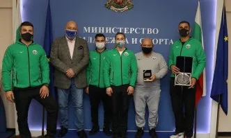 Министър Кралев награди Ивайло Иванов за сребърния му медал на Европейското първенство по джудо