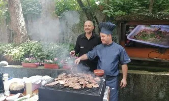 Култовият ресторант Котилото празнува 10-и рожден ден