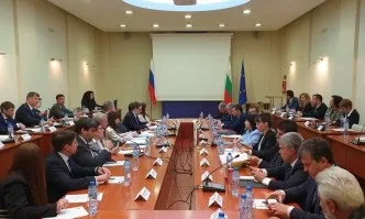 Петкова: Руската федерация е стратегически партньор на България в енергийната област