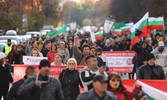 Пореден протест и шествие срещу мерките на Кацаров в София (Обновена/Снимки)