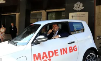 От Фейсбук профила на Асим АдемовИ мен ме споходи щастието