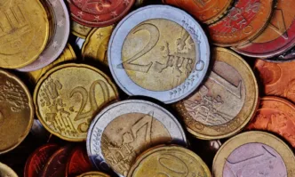 Фискалната политика трябва да бъде затегната и да се насочи