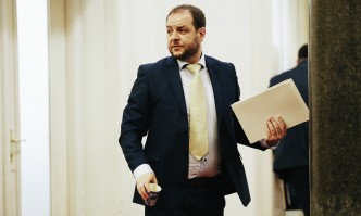 Социалните помощи за дърва и въглища може да бъдат спрени