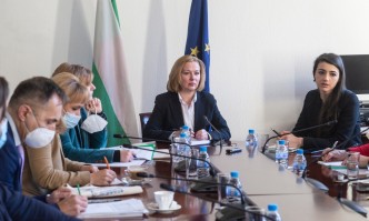 Министър Надежда Йорданова и началникът на кабинета на премиера Лена