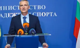 Министърът на спорта няма да подава оставка каквато му бе