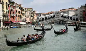 Венеция забрани групите от над 25 туристи