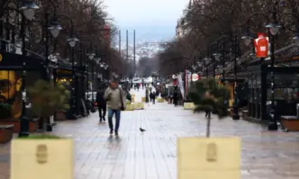 Жълт код е в сила за половин БългарияНад западната половина