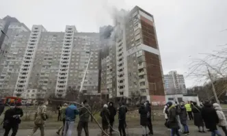 Пет жертви и десетки ранени при насирана атака с ракети