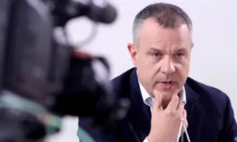 Кошлуков припомни, че в кампания такъв е законът – в БНТ гостува, който партиите посочат