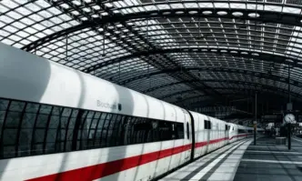 Автобусите трамваите и метрото в Берлин няма да се движат