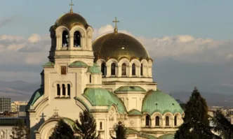 Заради ремонт: Катедралният храм Св. Александър Невски без осветление