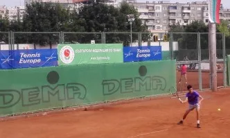 Още 8 българчета се класираха за втория кръг на турнир от Тенис Европа в София