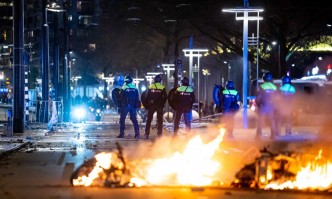 Седем ранени при КОВИД-размириците в Ротердам
