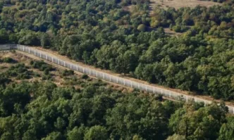 Бившият зам министър на вътрешните работи посочи че половината от границата