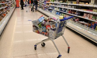 Сърбия и Северна Македония замразяват цените на основни хранителни стоки