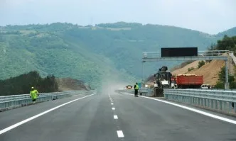Асфалт не се яде? Армения покани България да строи магистрала