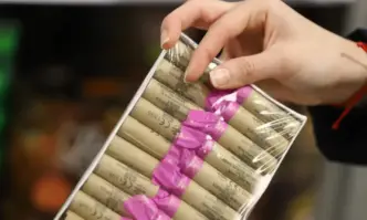 Пиратка избухна в ръката на дете откъсна два от пръстите