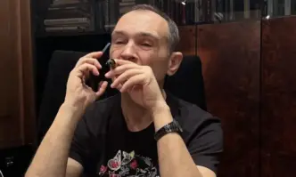 Бившият хазартен бос Васил Божков Черепа си пусна снимка с пура