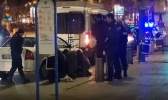 Полицейски патрули са спрели през изминалата нощ два автомобила при