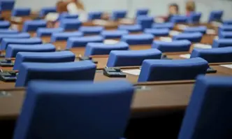 Парламентът не успя да започне работа при първия опит за