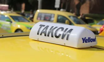 ОБЕЩАНО: Паргов и Манолова ще вдигат цените на такситата