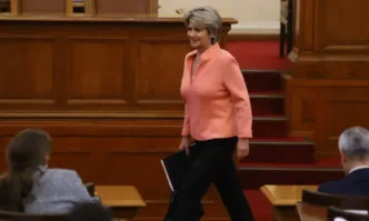 Година и половина по рано съвсем изненадващо без да има подготовка