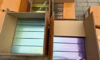 Митничари задържаха голямо количество нелегални китайски вейпове в София