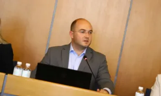 Царе сме на това да се делим За нас твърде