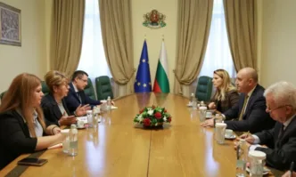 Радев е провел разговор с руския посланик у нас Елеонора Митрофанова